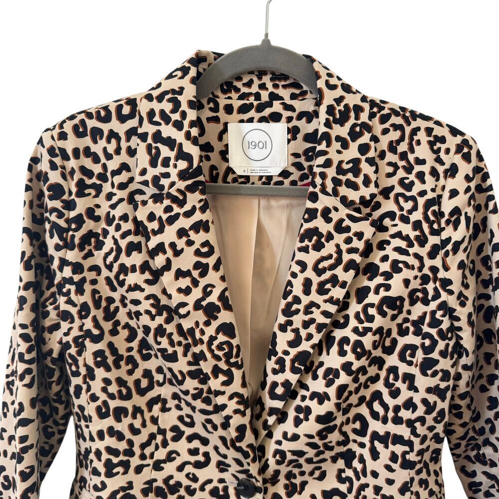 1901 Nordstrom Animal Print Blazer in "Beige Shadow Leopard" Size 6 - Picture 2 of 8